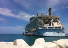 oasis of the seas - 112  docked at Philipsburg, St Martin